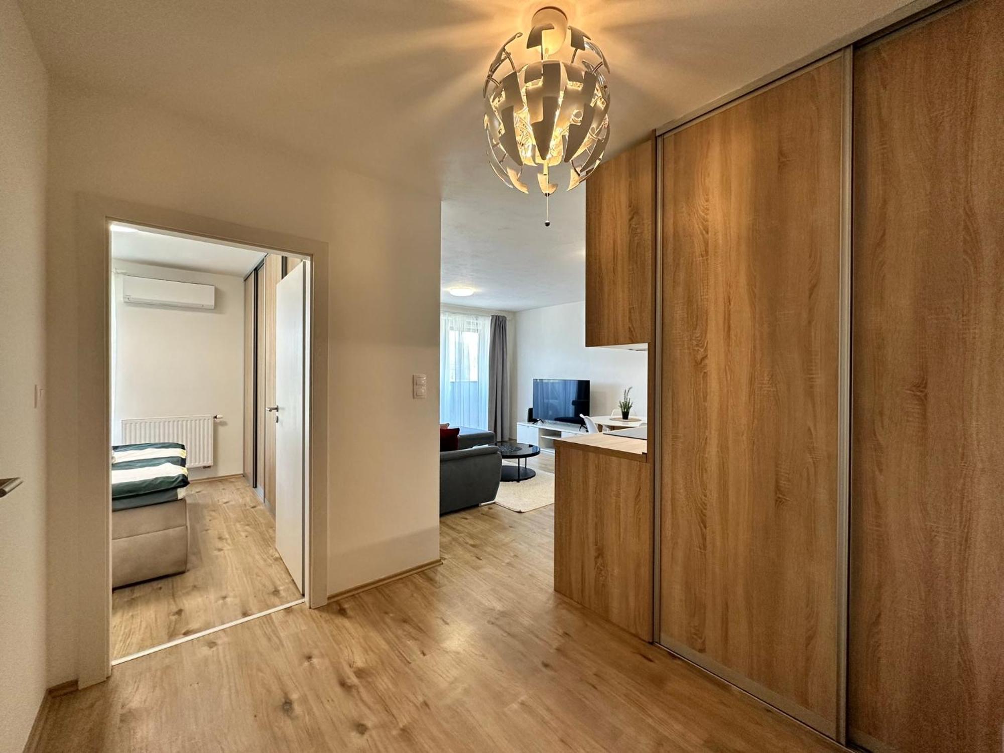 Novozariadeny Apartman Pri Starom Moste براتسيلافا المظهر الخارجي الصورة